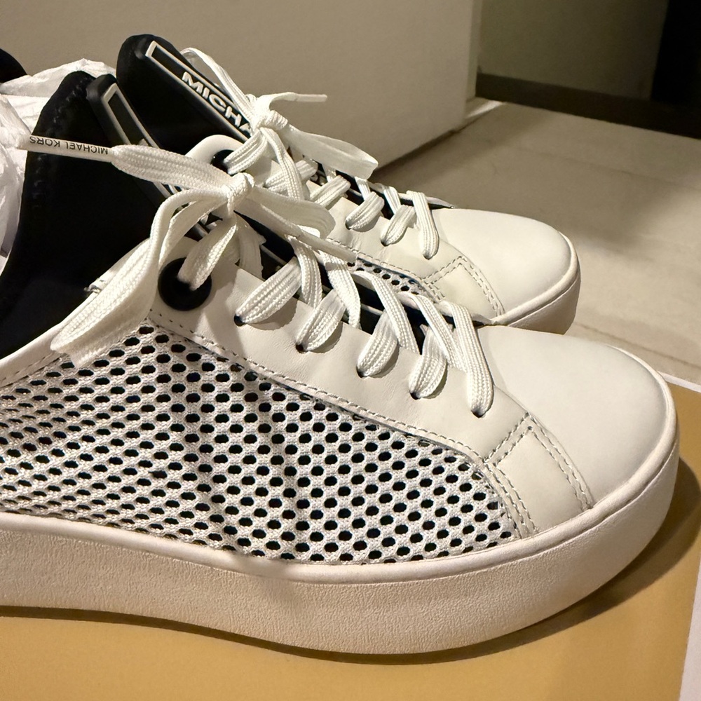 Michael Kors White and black Sneakers - Picture 3 of 8